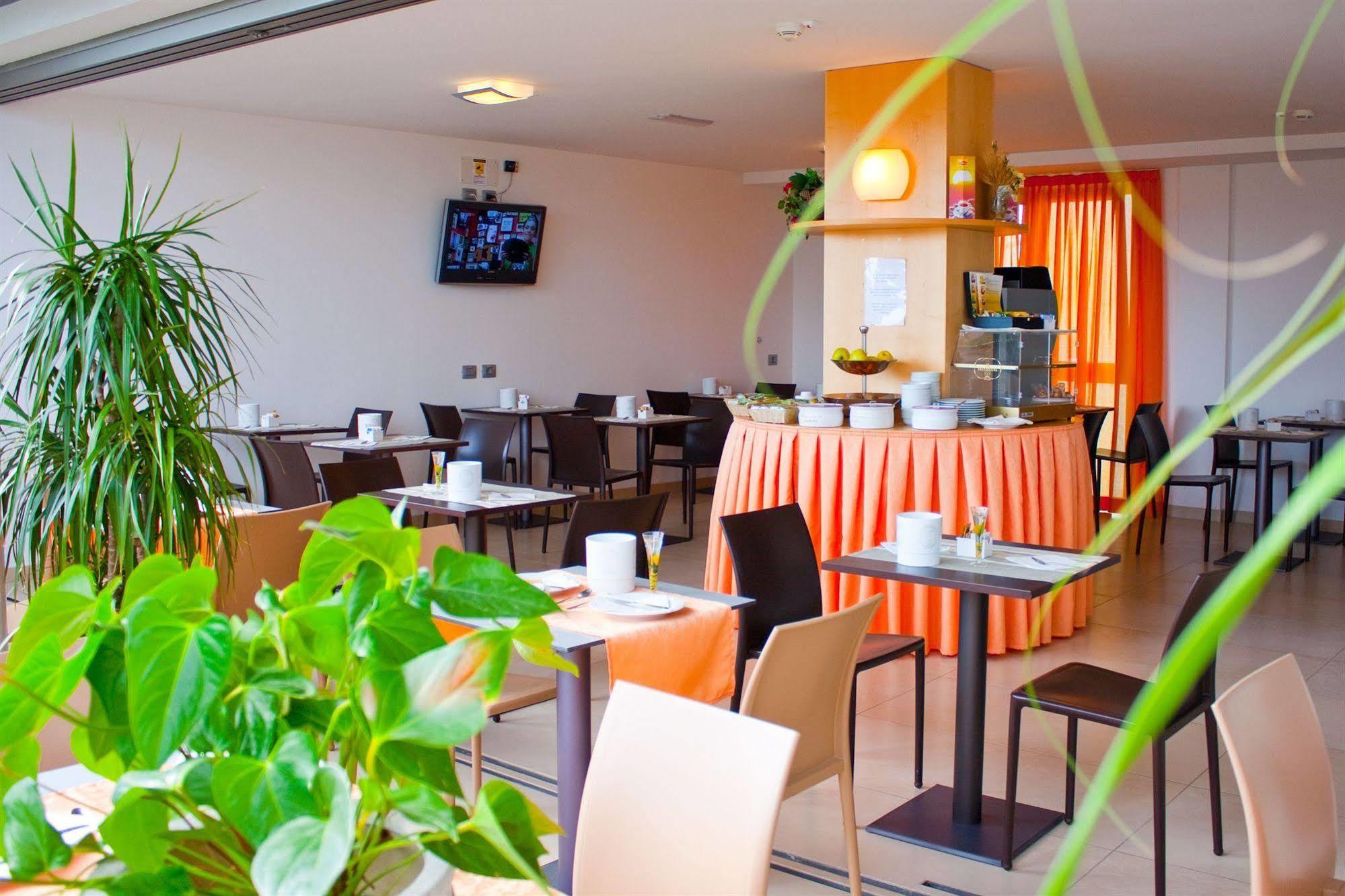 Hotel Pasha Lignano Sabbiadoro Luaran gambar